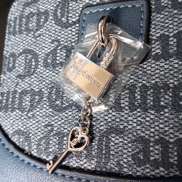 Juicy Couture Wallet (NEW) - Picture 5 of 8